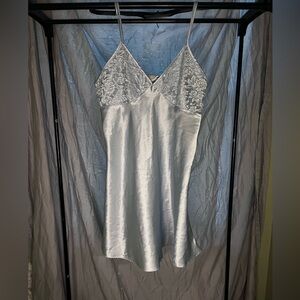 Elegant Lace Trim Satin Chemise